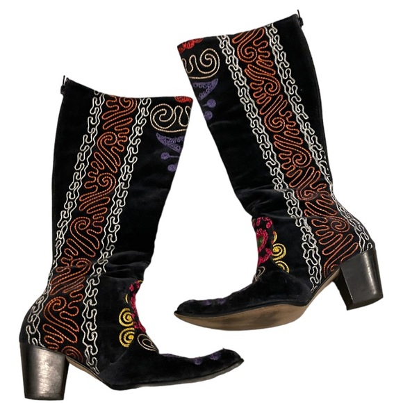 Embroidered navy boots - Picture 2 of 7